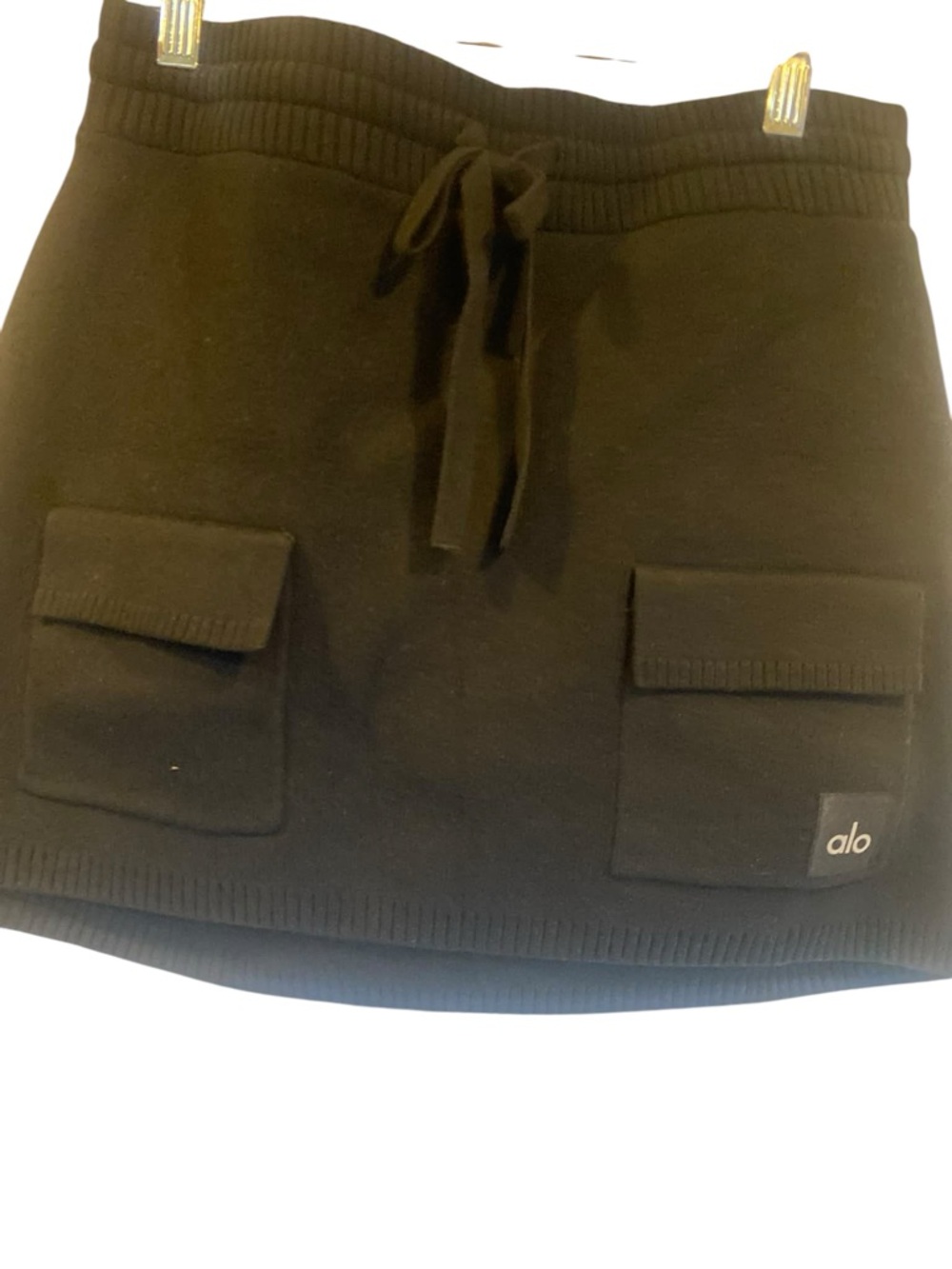 NWT Alo Yoga scholar knit cargo skirt BLACK Size M - Picture 3 of 5